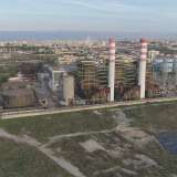 In questo vasto territorio, dominato sullo sfondo dalle ciminiere della centrale Enel (anch�essa in via di dismissione)...